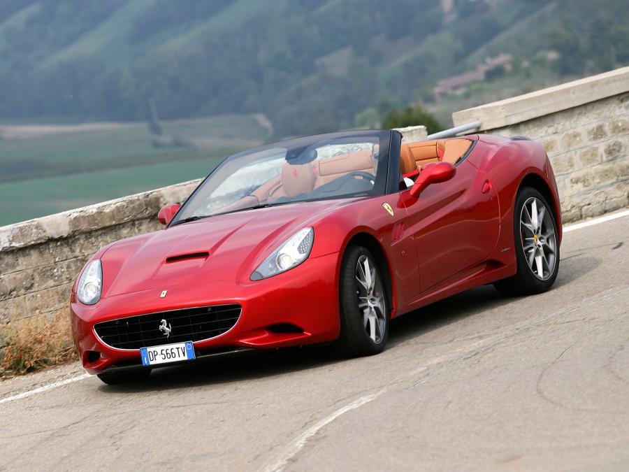  Ferrari California HELE 2010 года  (фото 14 из 24)
